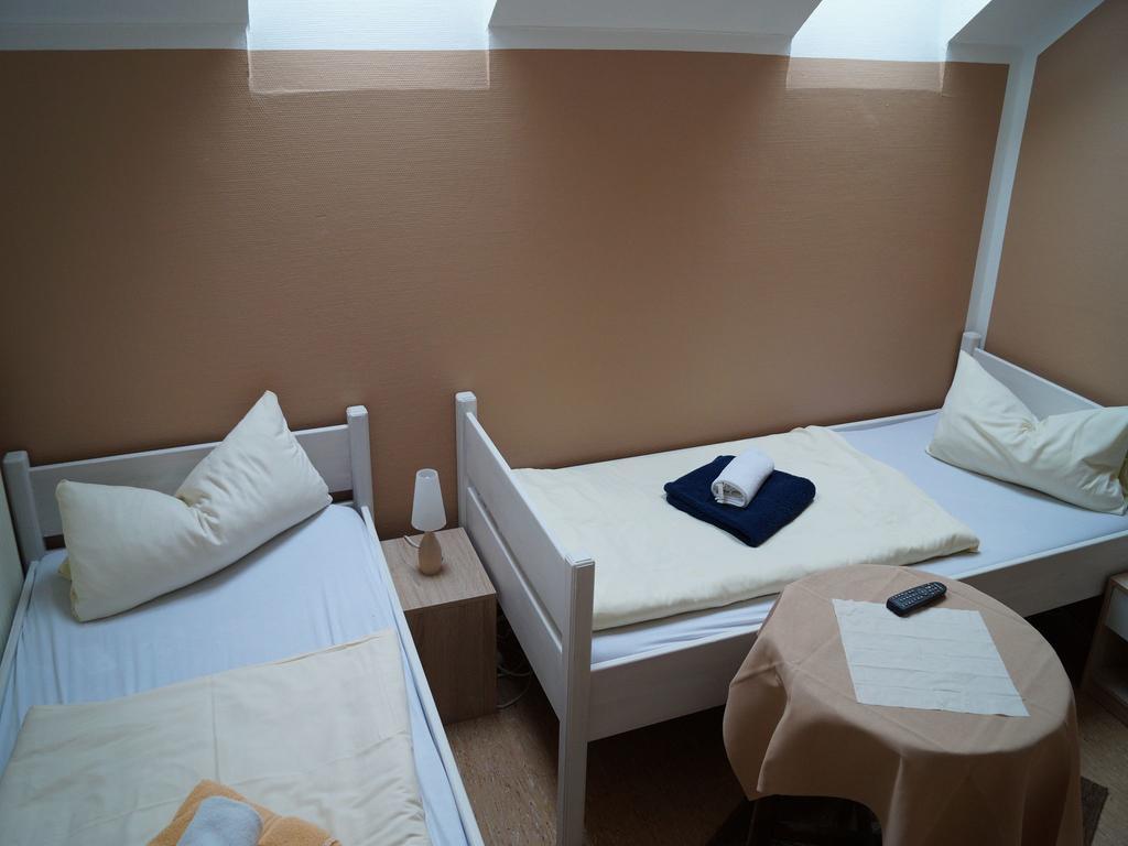 Hotel Gasthuus Ulenhoff Westoverledingen Zimmer foto