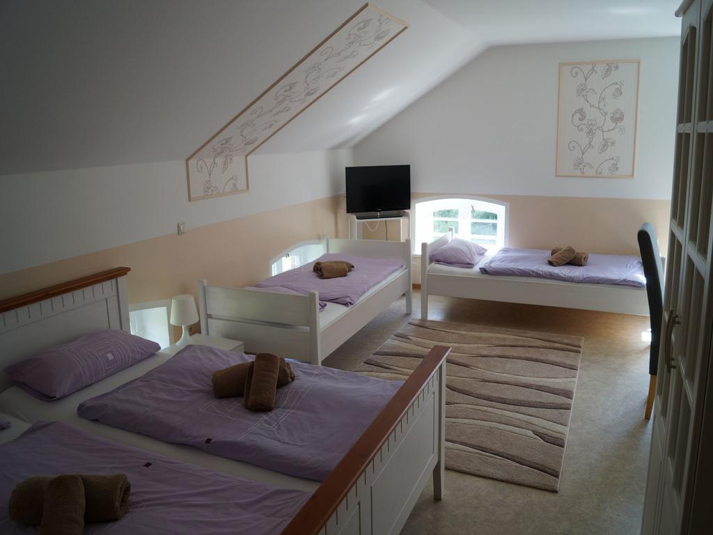 Hotel Gasthuus Ulenhoff Westoverledingen Zimmer foto