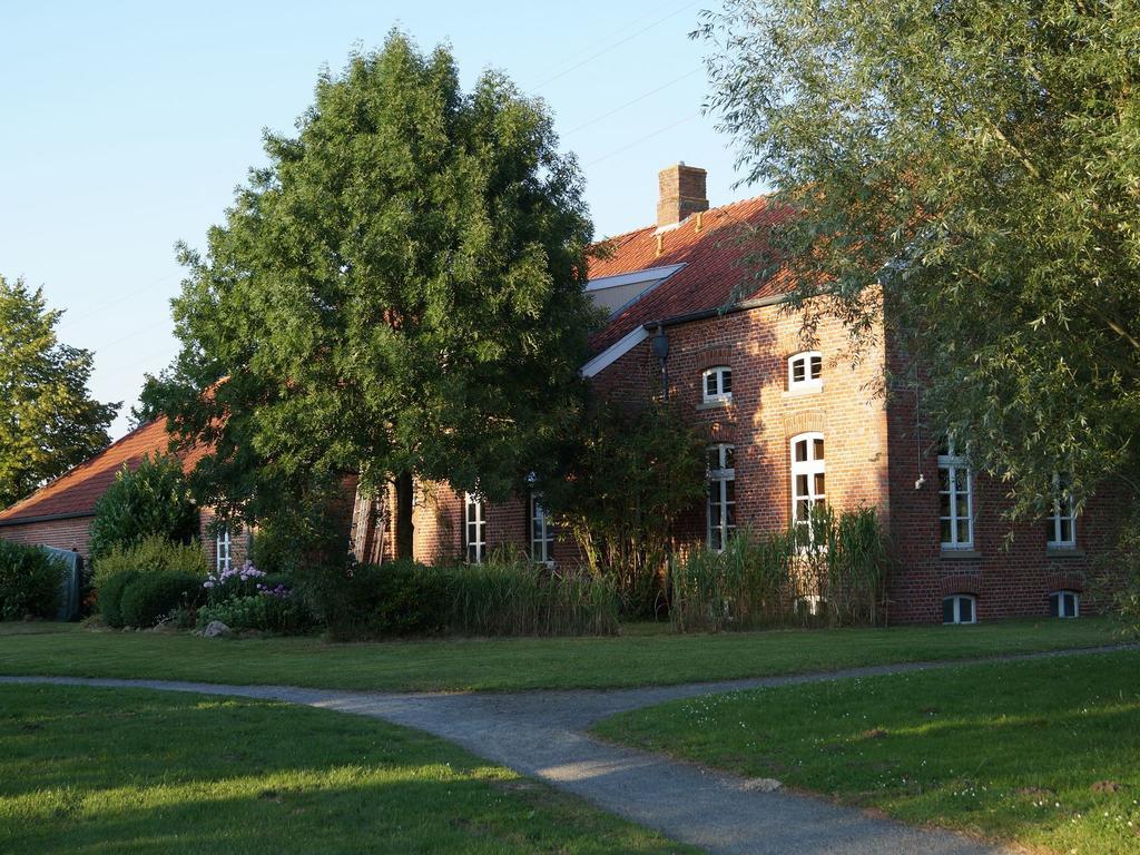 Hotel Gasthuus Ulenhoff Westoverledingen Exterior foto