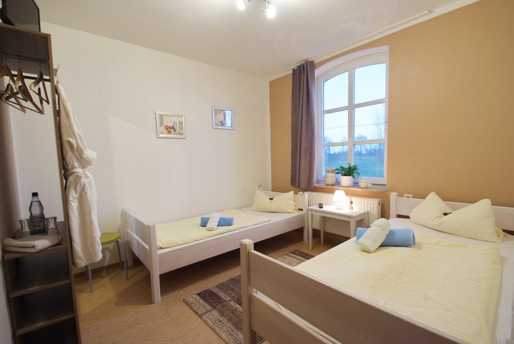 Hotel Gasthuus Ulenhoff Westoverledingen Zimmer foto
